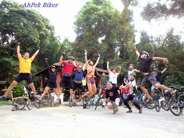 Image source: ‘10 Cyclists Joy Jump Genting Sempah – Janda Baik Bike Ride’ from AhPek Biker blog by Jotaro